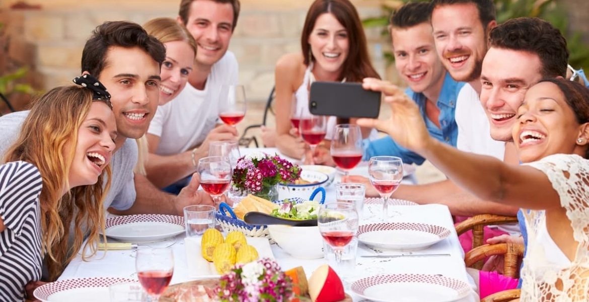 Cosas que siempre pasan cuando armas encuentros con amigos 1