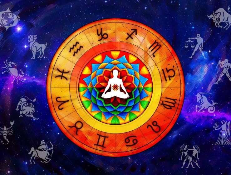 Ilustración de la rueda zodiacal con los doce signos en un fondo cósmico, en cuyo centro aparece una figura meditando, simbolizando las energías horóscopo