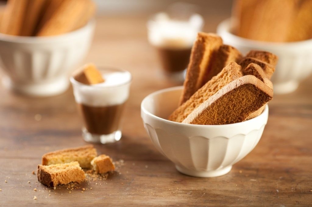 Los baybiscuit son una delica para el café o el mate Torta fría de galletas y dulce de leche sin horno