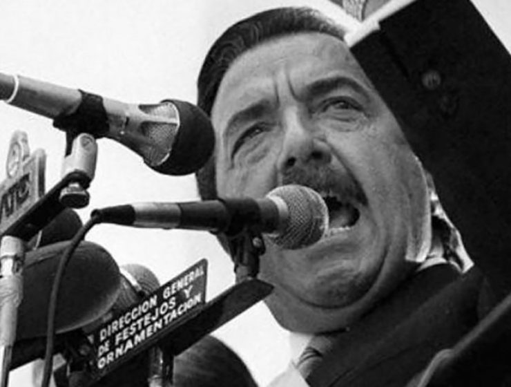 Con la democracia se come, se cura, se educa: sobre dichos y hechos 16 Raúl Alfonsín, ex presidente, en un discurso