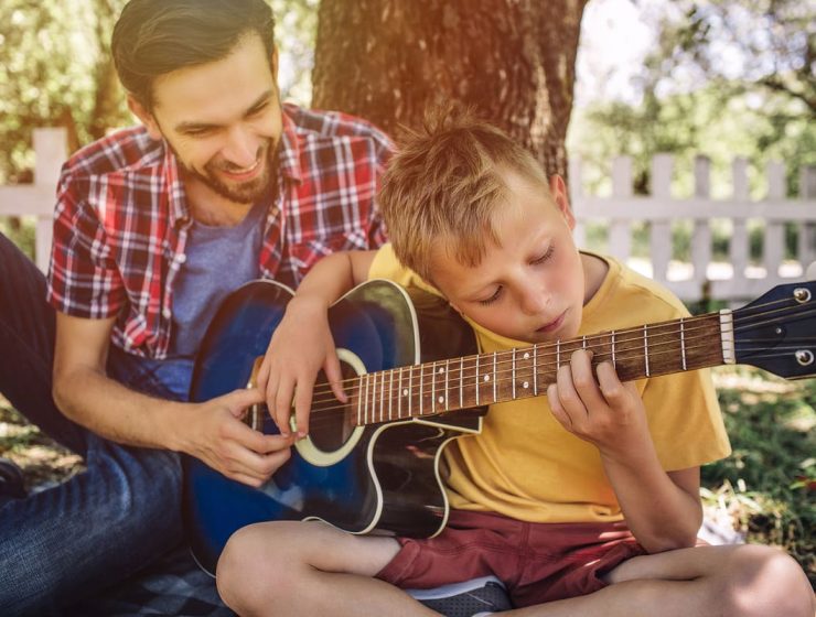 como aprender a tocar guitarra facil