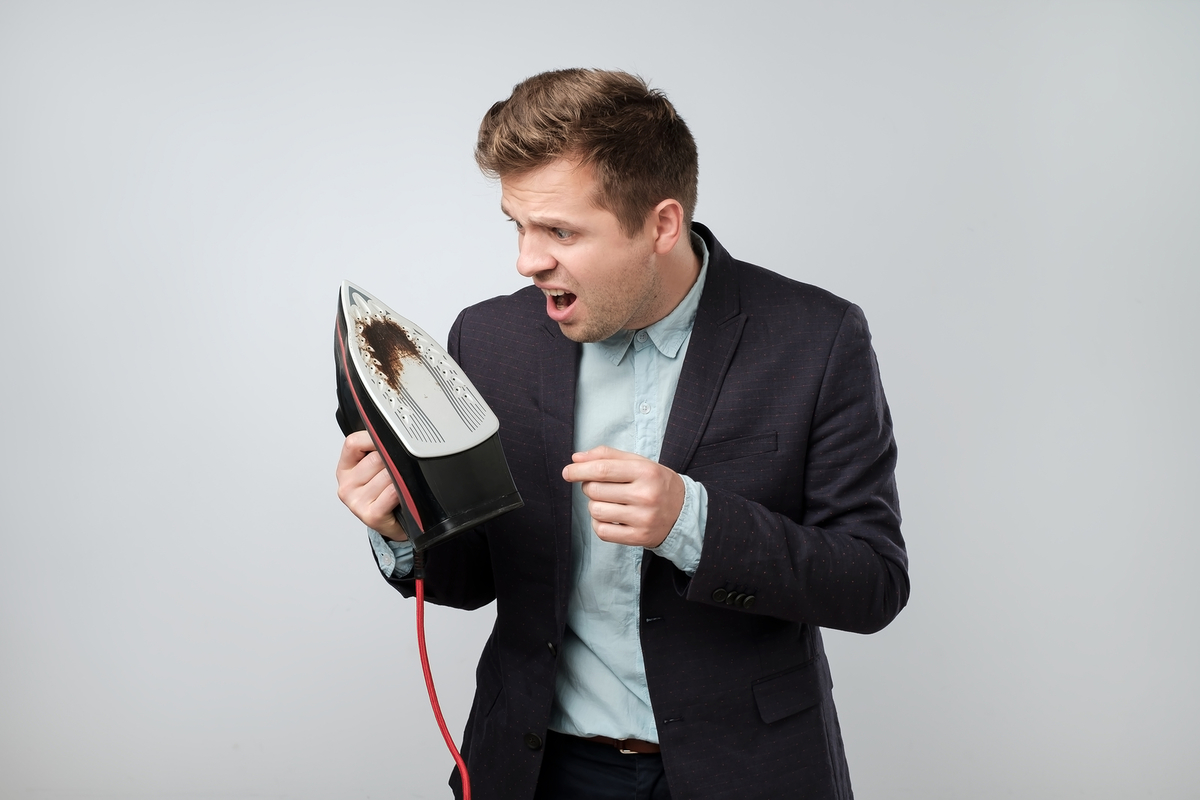 como limpiar plancha quemada