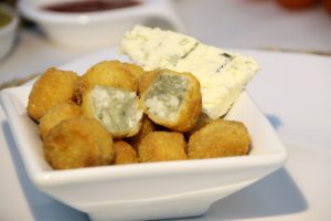 croquetas de papa y queso rallado